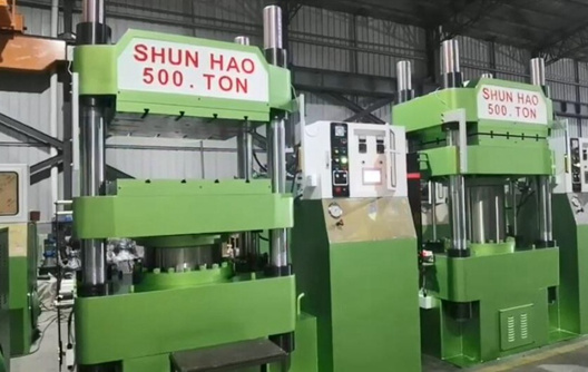 Test de machine de presse hydraulique de 500 tonnes