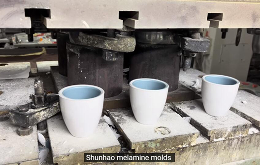 Shunhao Factory Production de vaisselle en mélamine 2 couleurs
    