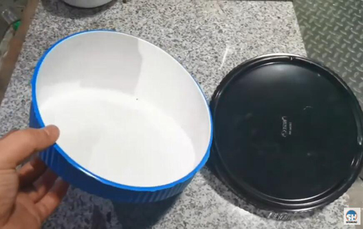 Comment faire de la vaisselle en mélamine 2 couleurs ?
