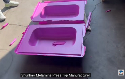 Shunhao Mélamine │ Machine de presse à mélamine pour articles sanitaires